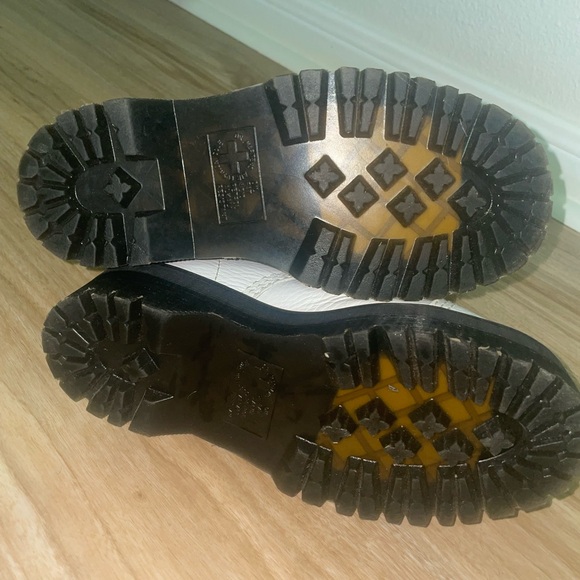 DR. MARTENS
White Sinclair Ankle Boots - Picture 6 of 6